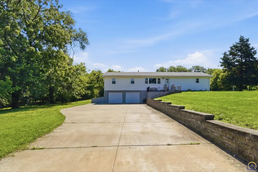 5622 NE Indian Creek Rd, Topeka, KS 66617 - #2