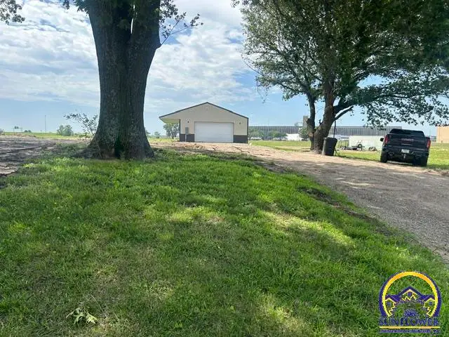 4449 NW 25th St, Topeka, KS 66618 - #2