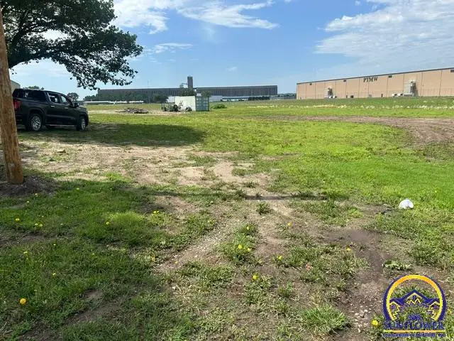 4449 NW 25th St, Topeka, KS 66618 - #3