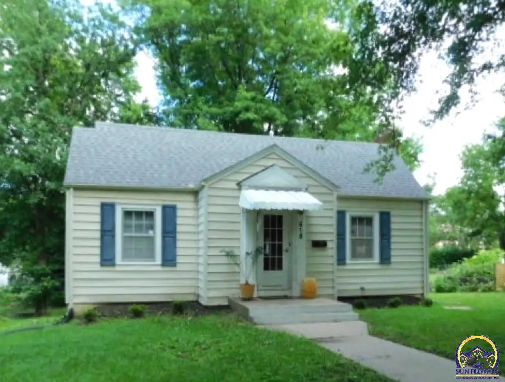 618 Iowa Ave, Holton, KS 66436-1627 - #1