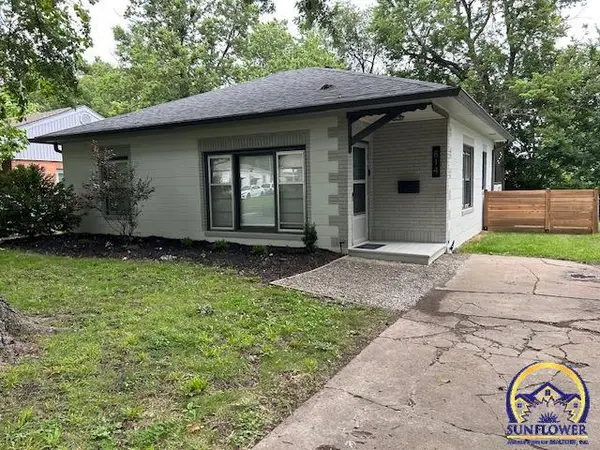 814 SW Orleans St, Topeka, KS 66606