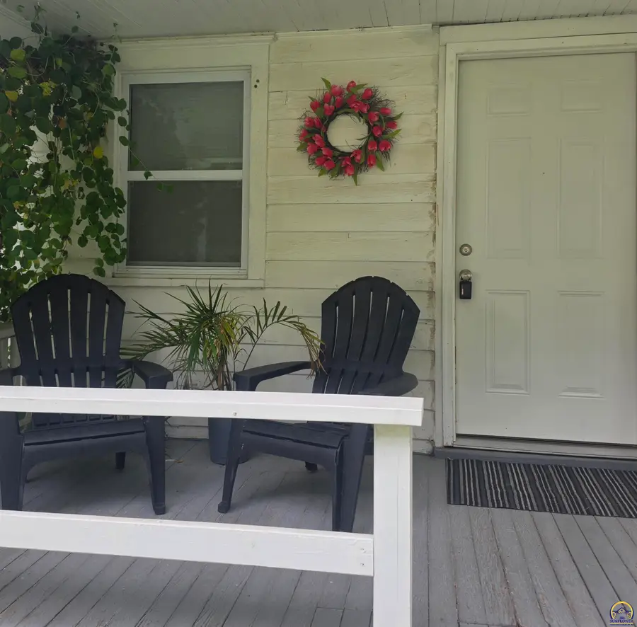 417 Elm St, Emporia, KS 66801 - #3