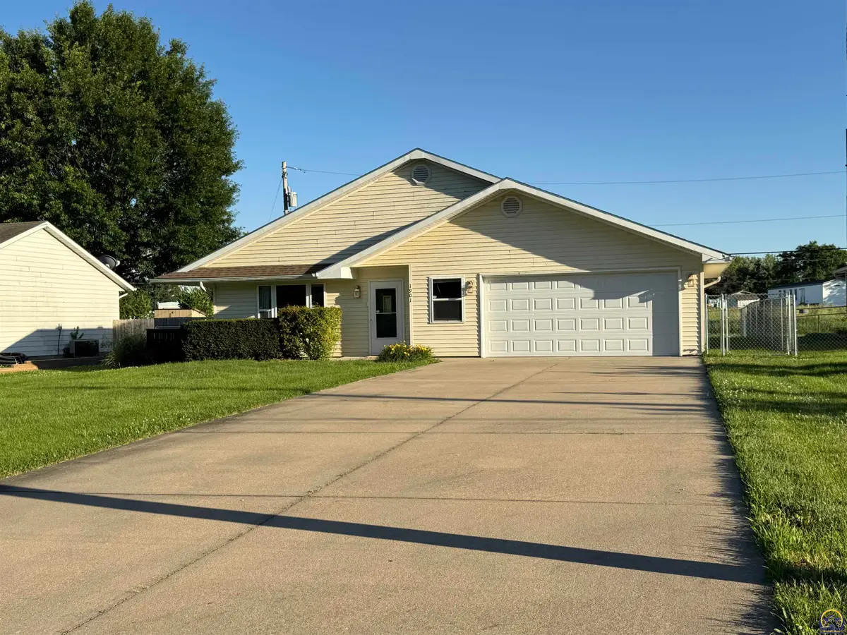 1901 E 6th Ave, Emporia, KS 66801 - #1