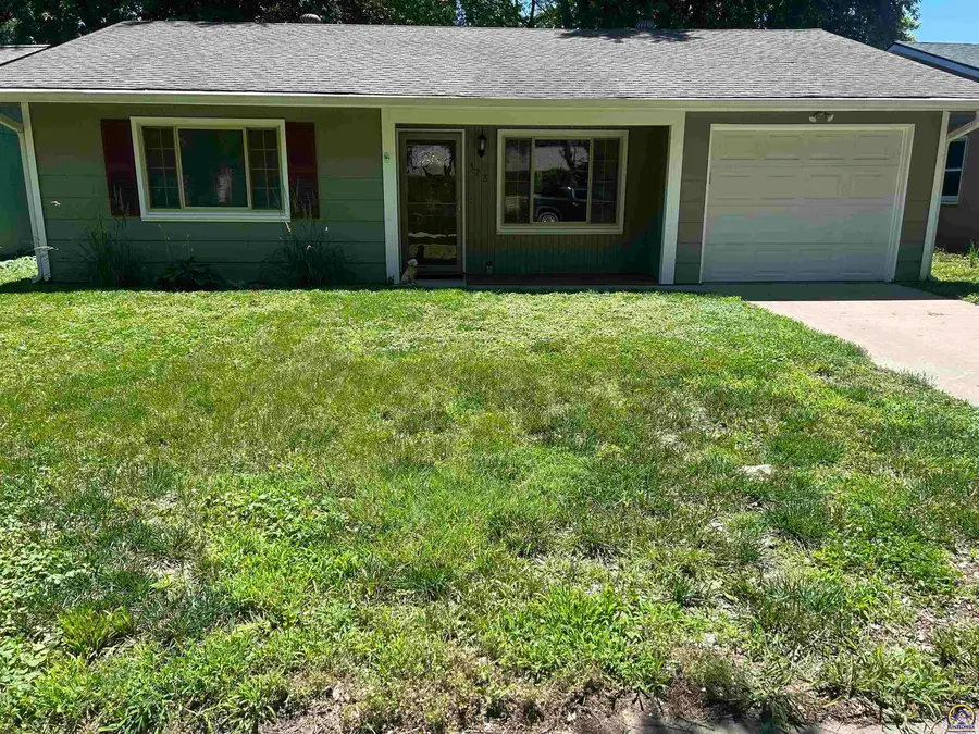 328 Lyon St, Lawrence, KS 66044 - #2