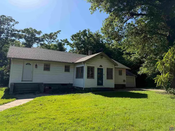 3700 SW 10th Ave, Topeka, KS 66604