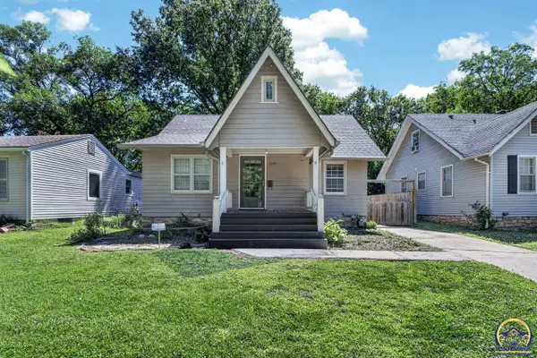 1220 SW Webster Ave, Topeka, KS 66604
