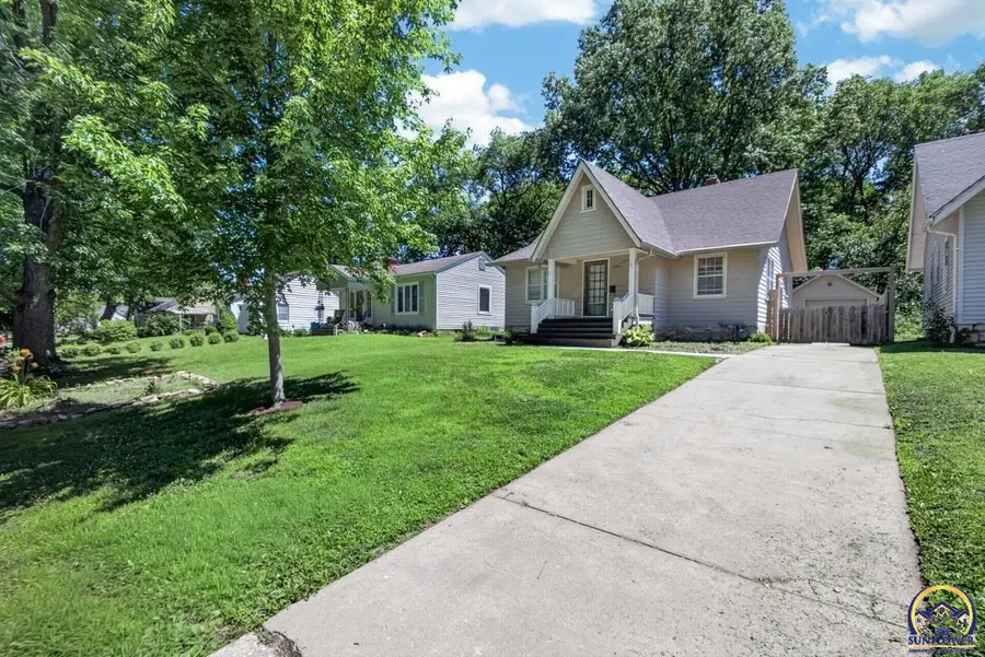1220 SW Webster Ave, Topeka, KS 66604 - #3