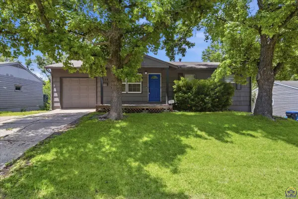 3729 SE Truman Ave, Topeka, KS 66609