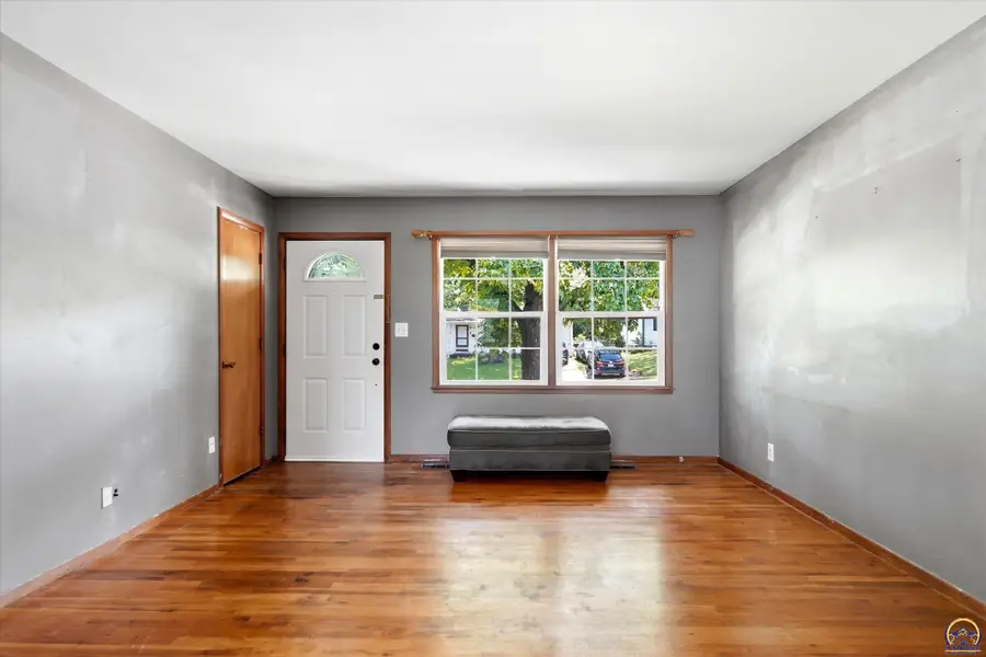 3729 SE Truman Ave, Topeka, KS 66609 - #2