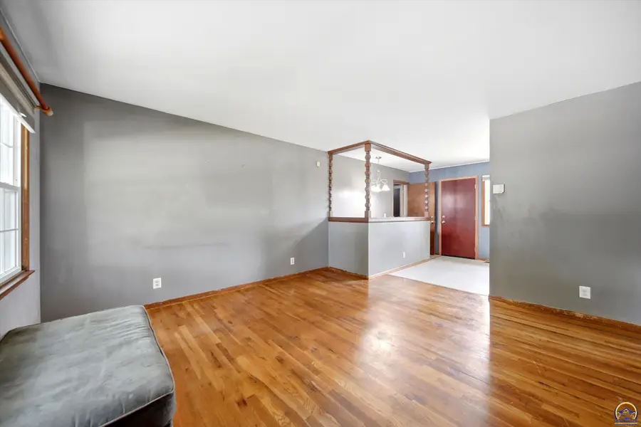 3729 SE Truman Ave, Topeka, KS 66609 - #3