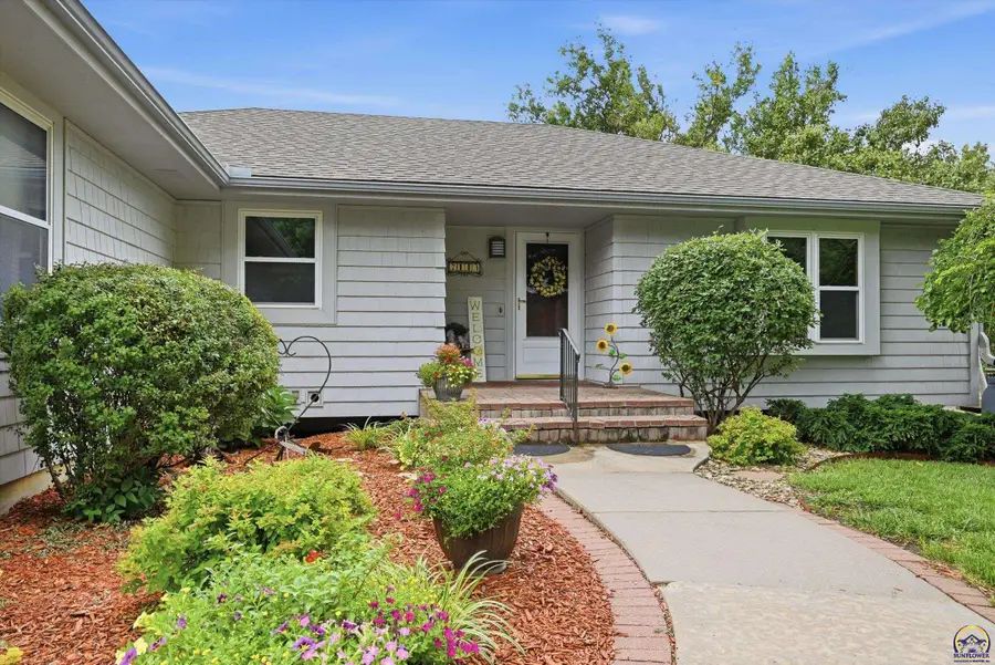 7143 SW 33rd St, Topeka, KS 66614 - #2