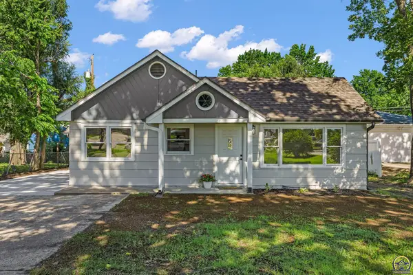 1900 SW Fairlawn Rd, Topeka, KS 66604