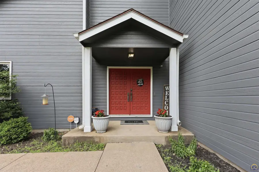 3013 SE Burton St, Topeka, KS 66605 - #2
