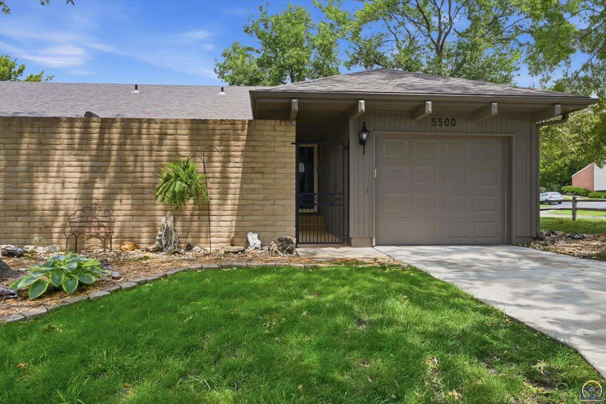5500 SW Stonegate Ct, Topeka, KS 66606 - #1