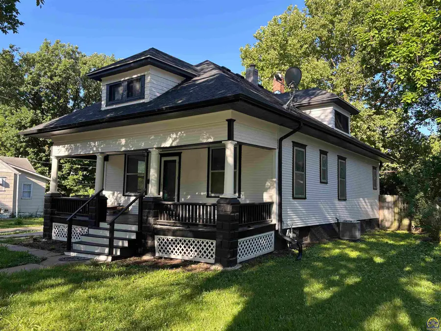 817 West St, Emporia, KS 66801 - #2