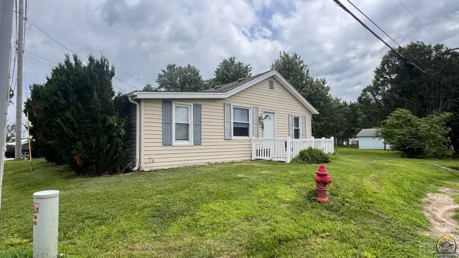 708 W Missouri St, Highland, KS 66035-4024 - #2