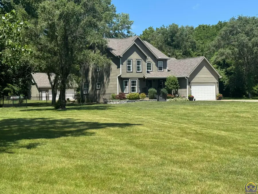 4415 SE West Edge Rd, Topeka, KS 66609 - #2