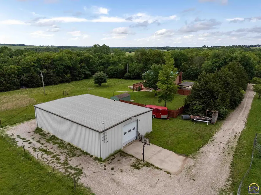 8737 SW 85th St, Auburn, KS 66402 - #3