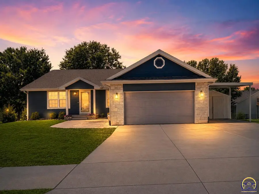 4105 SW Cambridge Ave, Topeka, KS 66610 - #2