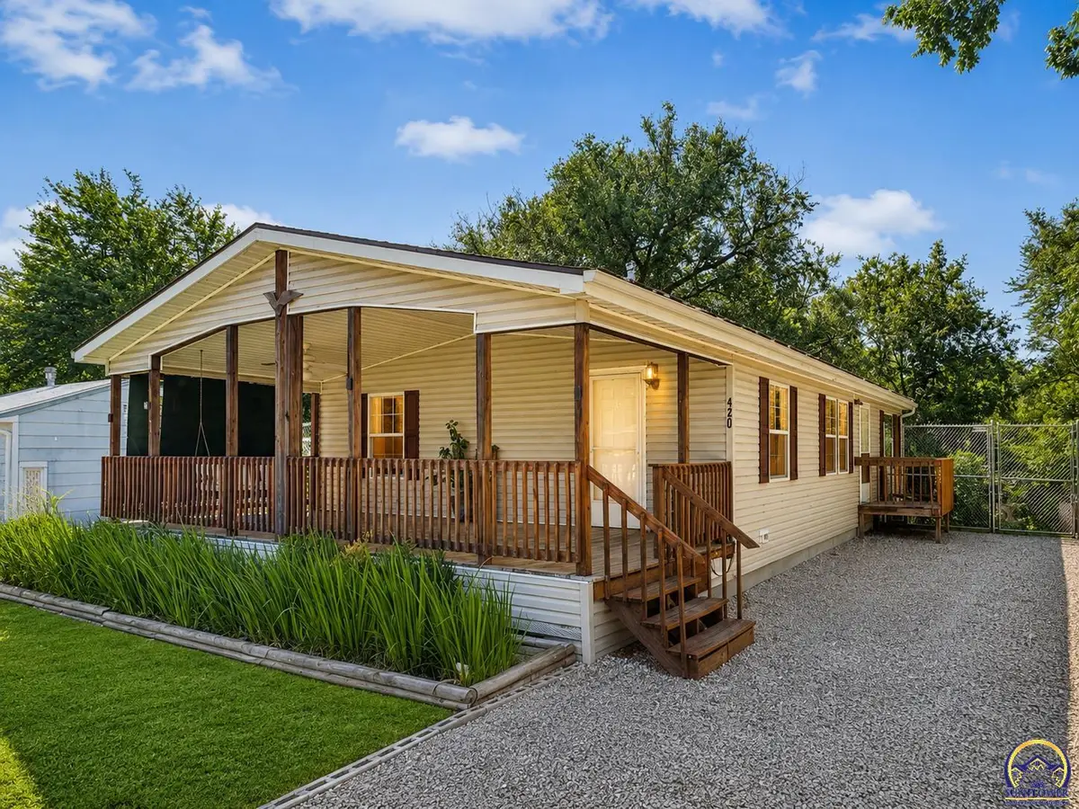 420 SE 34th St, Topeka, KS 66605 - #1