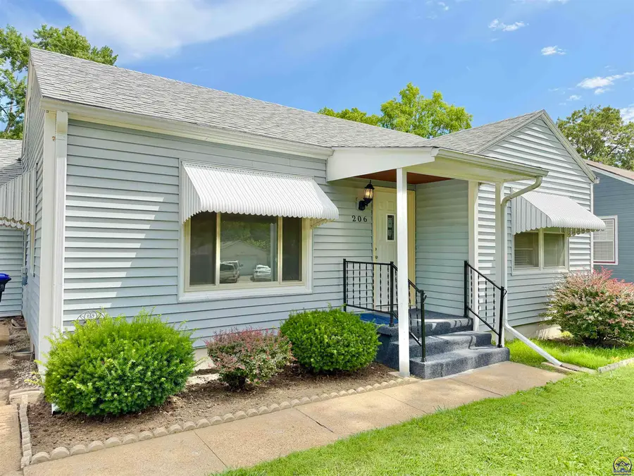 206 SW 24th St, Topeka, KS 66611 - #2