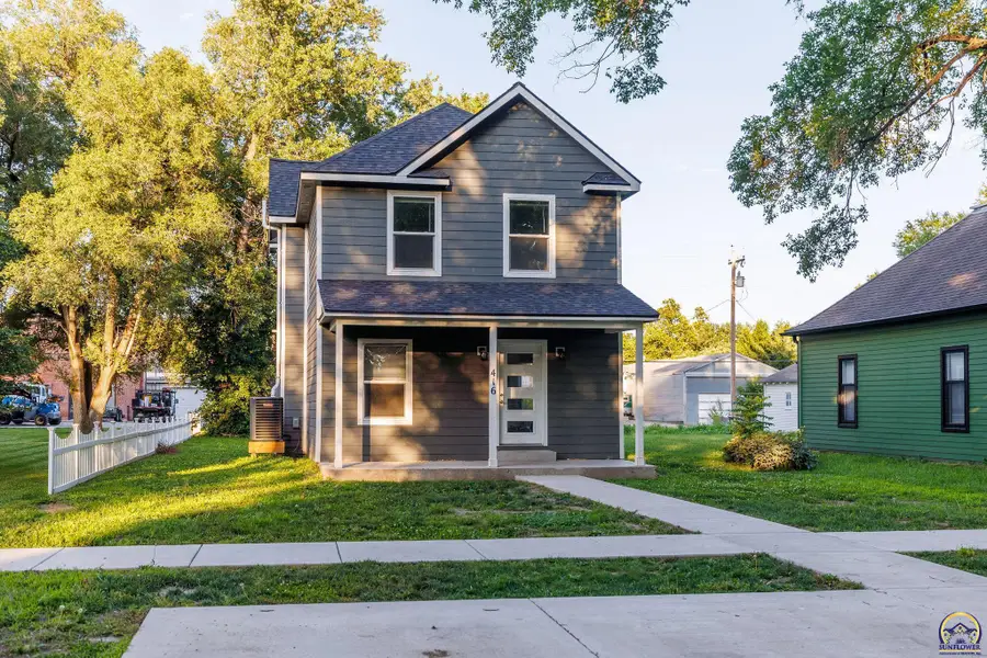 416 Navarre St, Rossville, KS 66533 - #2