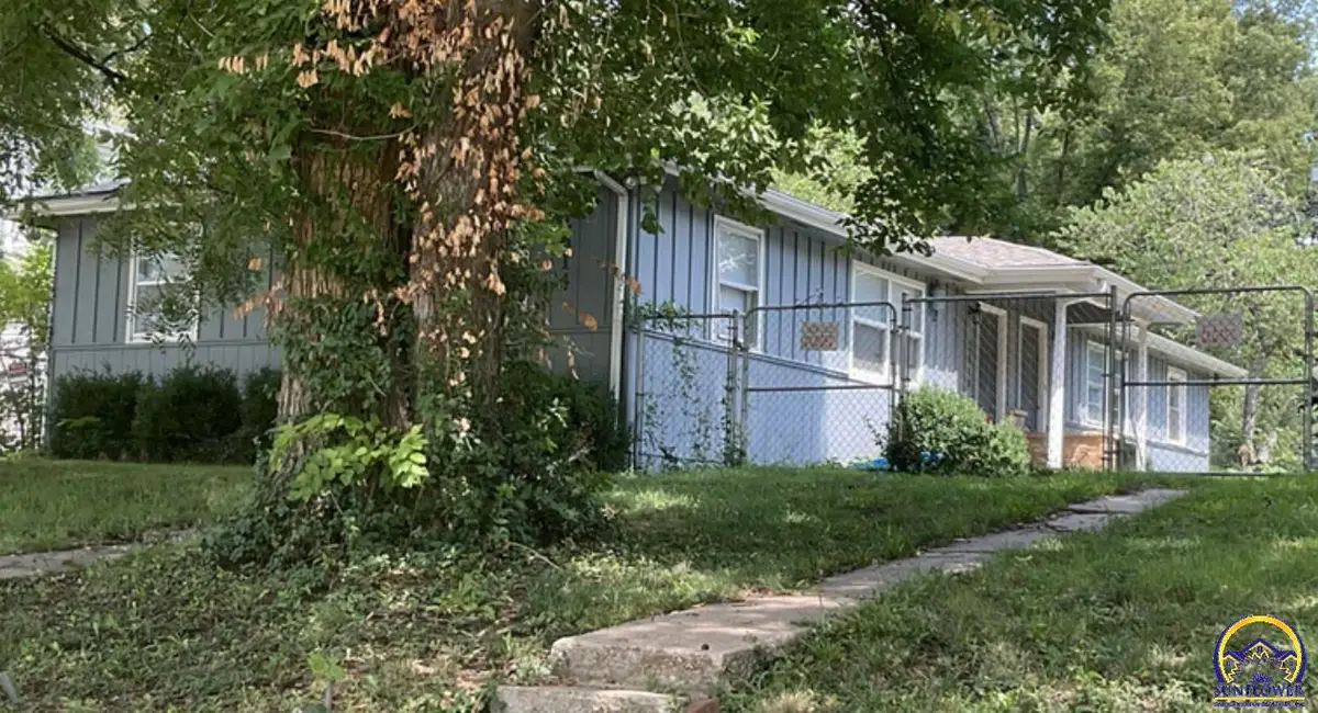 2612-2614 SW Clay St, Topeka, KS 66611 - #1