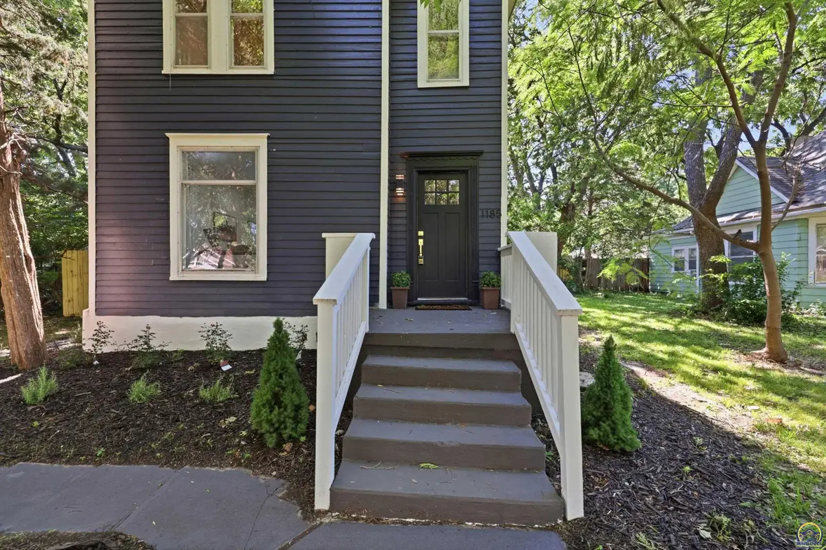 1185 SW Macvicar Ave, Topeka, KS 66604 - #1