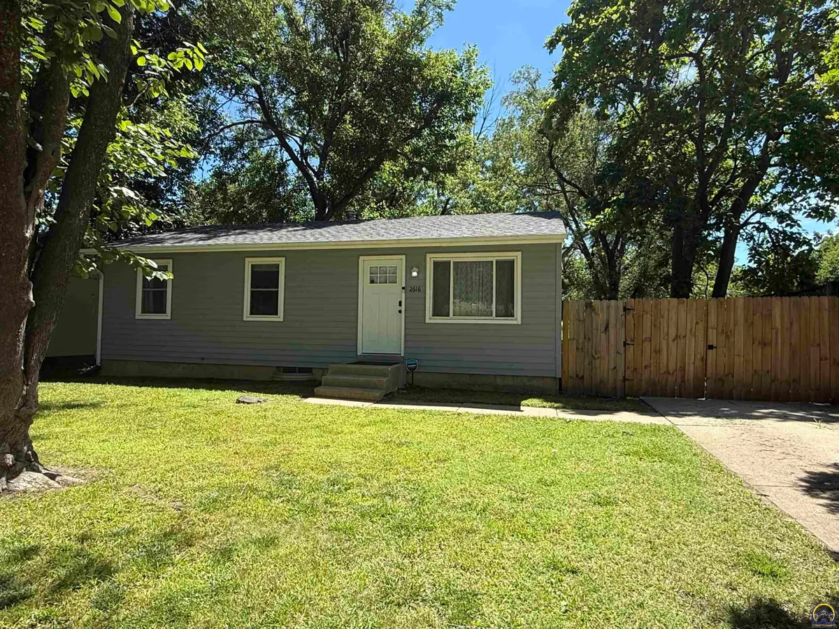 2616 SE Iowa Ave, Topeka, KS 66605 - #1