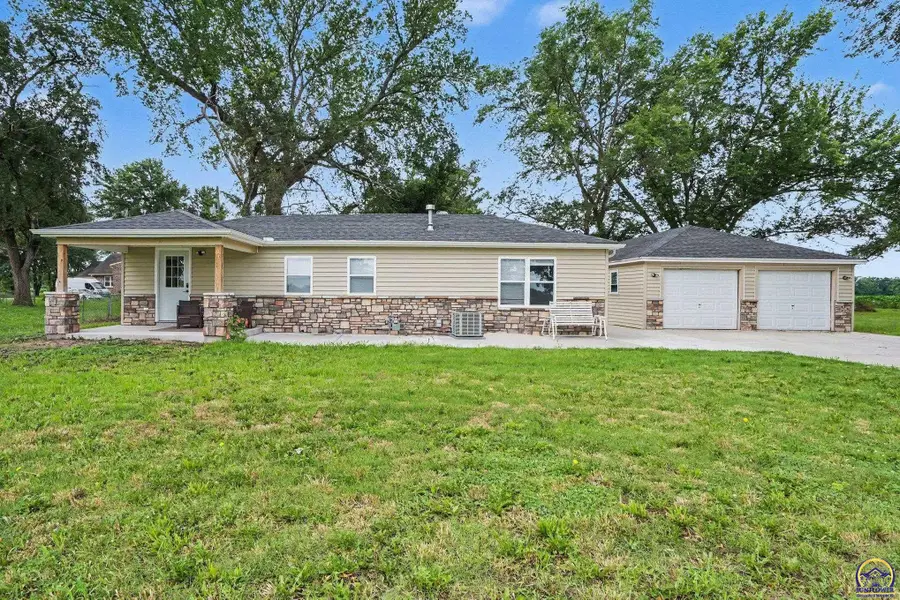 3733 NE Seward Ave, Topeka, KS 66616 - #2