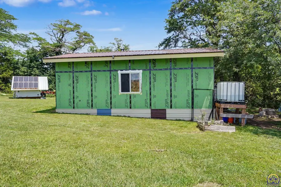 17846 270th Rd, Whiting, KS 66552 - #3