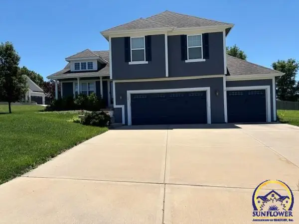13281 Richland Ave, Bonner Springs, KS 66012