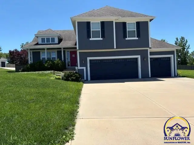 13281 Richland Ave, Bonner Springs, KS 66012 - #2