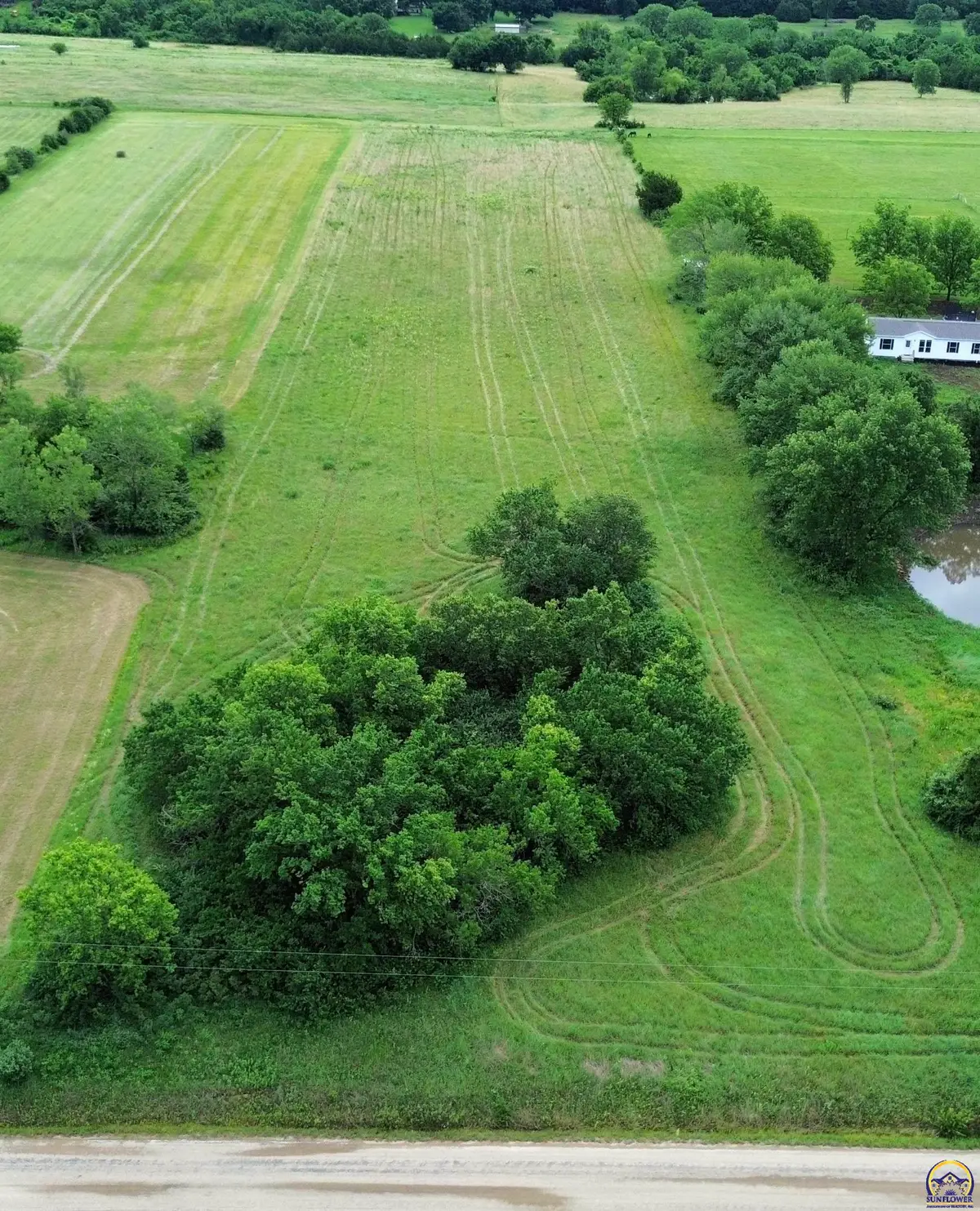 5500 SE Stanley Rd, Tecumseh, KS 66542 - #1