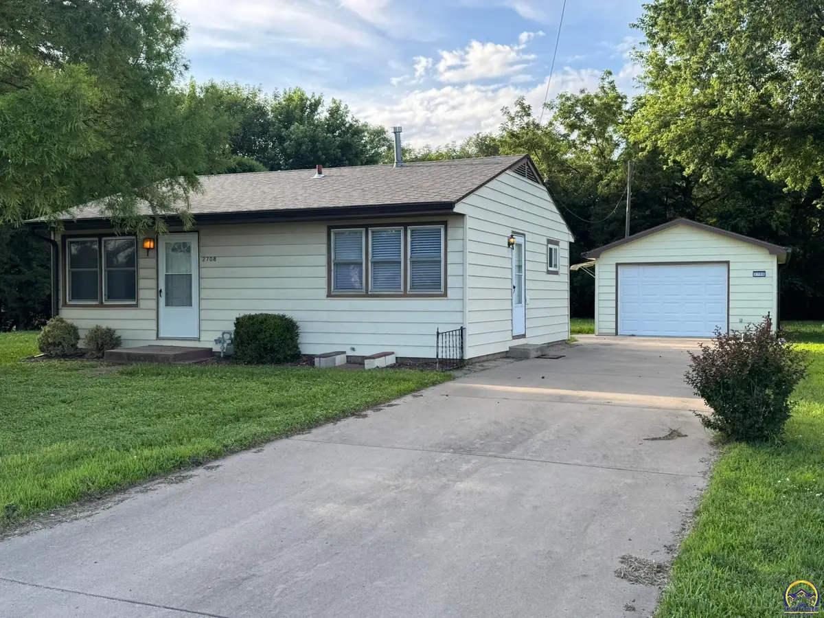 2708 NE Seward Ave, Topeka, KS 66616 - #1