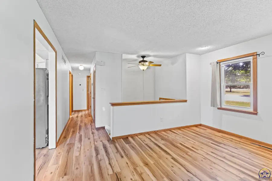716 Shea St, Burlington, KS 66839-1243 - #3