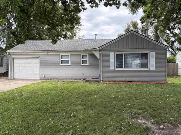 2408 SW Madeline Ln, Topeka, KS 66614