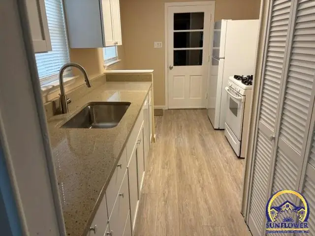 2408 SW Madeline Ln, Topeka, KS 66614 - #2