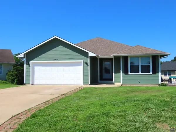 3909 NW Fielding Ter, Topeka, KS 66618