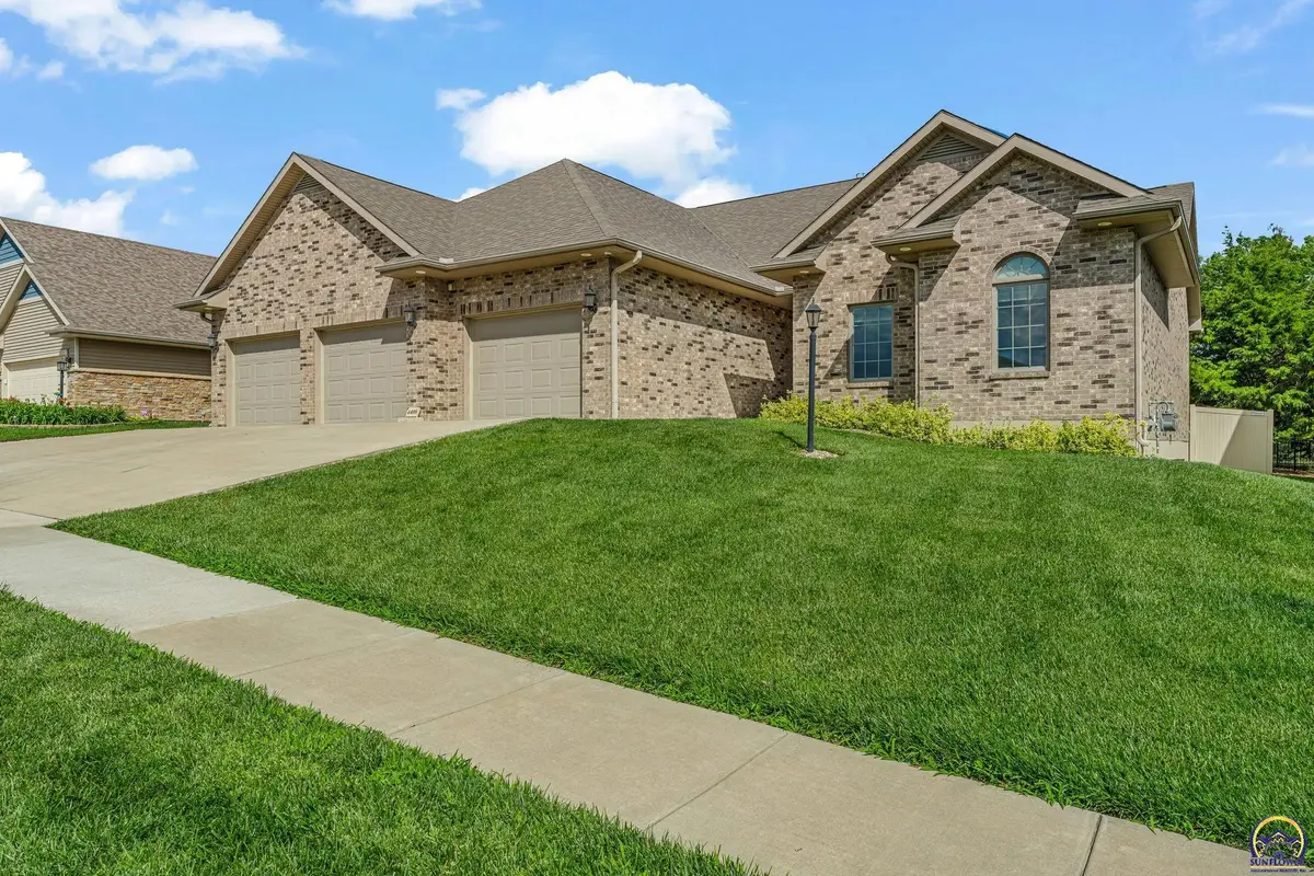 4408 SE Oak Bend Dr, Topeka, KS 66609 - #1