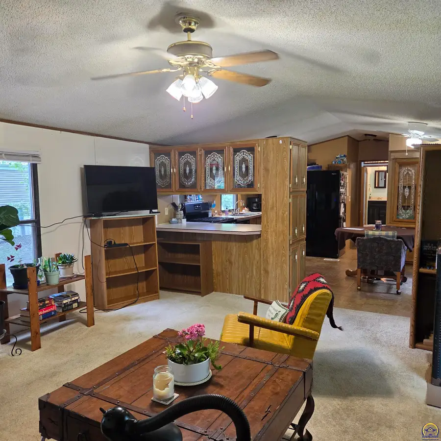 225 SE 47th St, Topeka, KS 66609 - #3