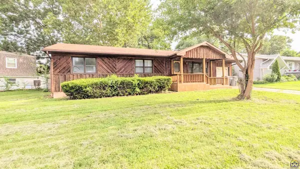 2301 Arrowhead Dr, Emporia, KS 66801
