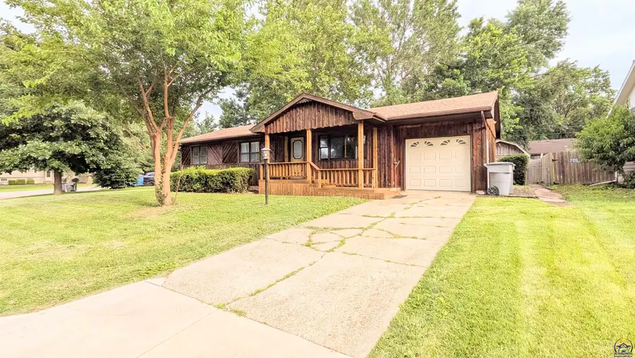 2301 Arrowhead Dr, Emporia, KS 66801 - #3