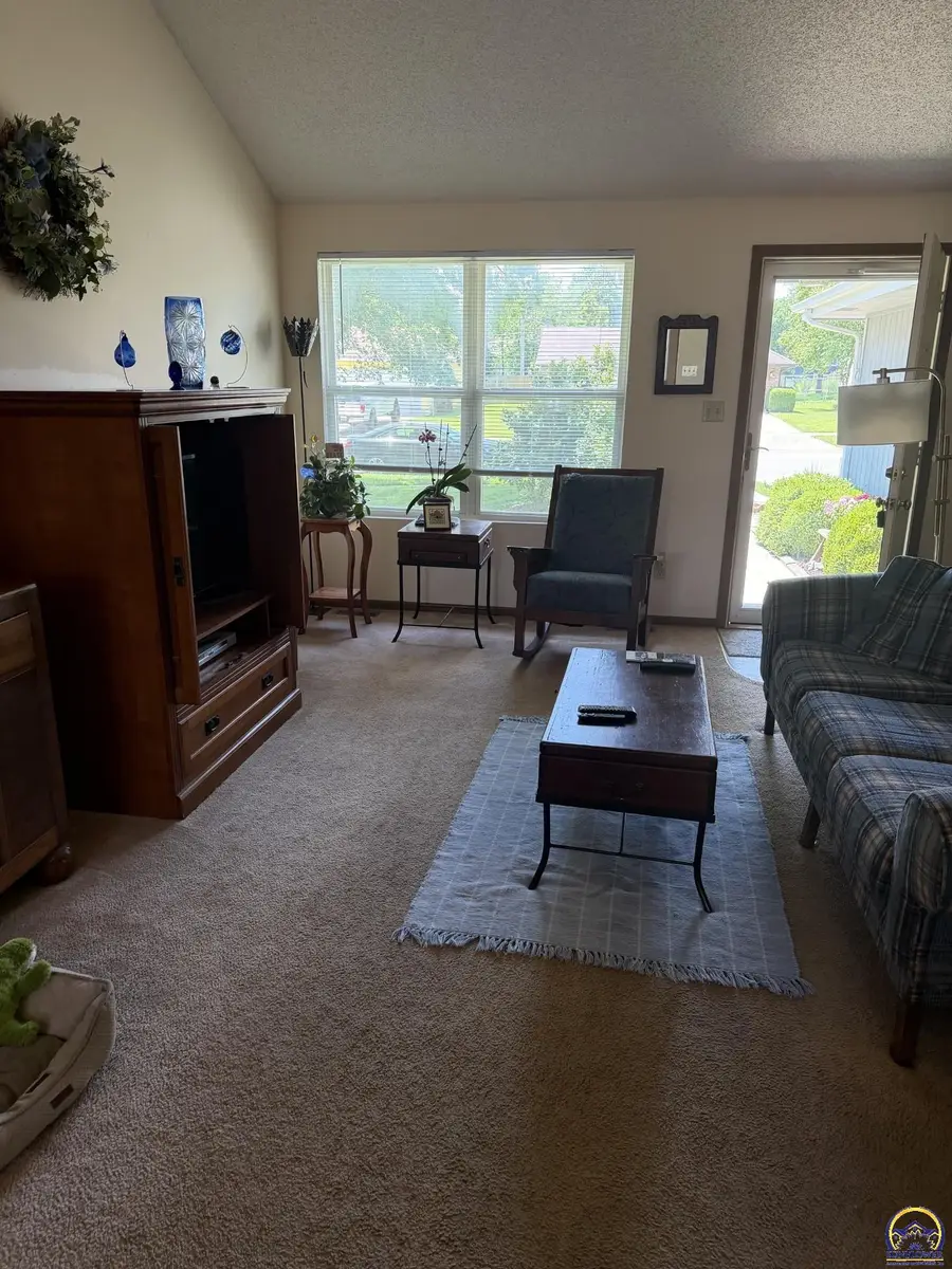 7406 SW 26th Ct, Topeka, KS 66614 - #2