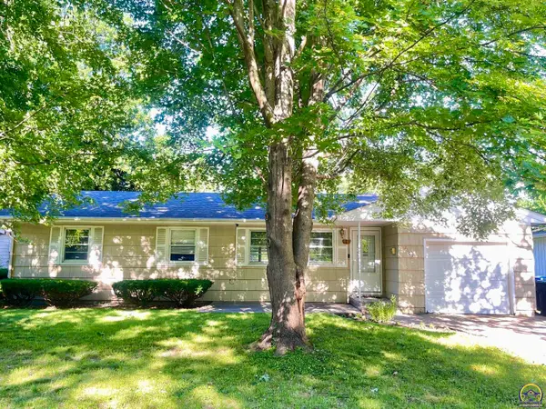 2605 SW Indian Trail, Topeka, KS 66614
