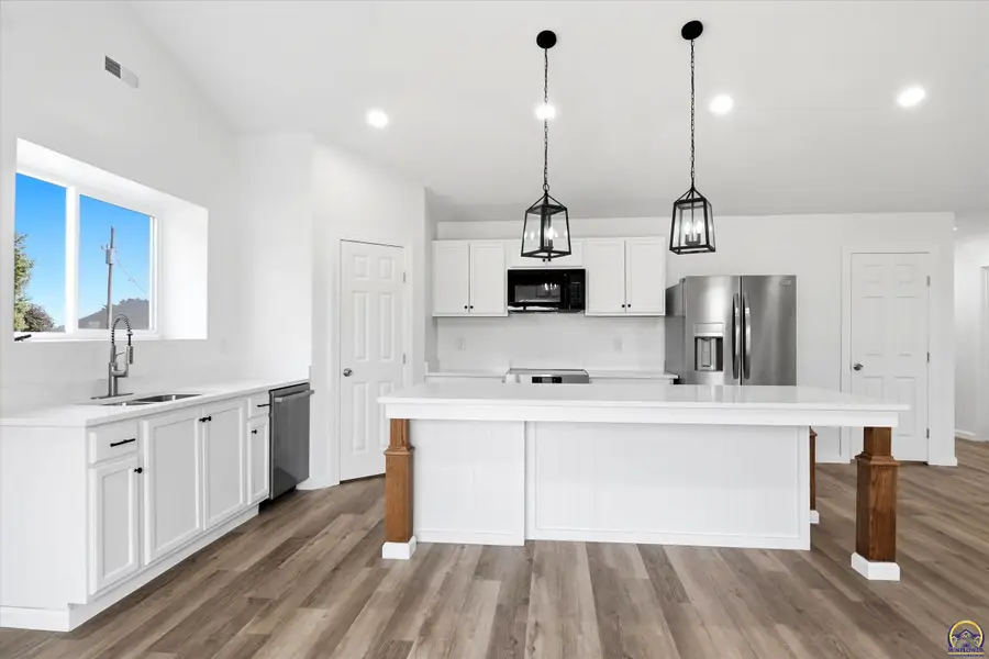 7847 Seneca Lake Rd, Ozawkie, KS 66070 - #3