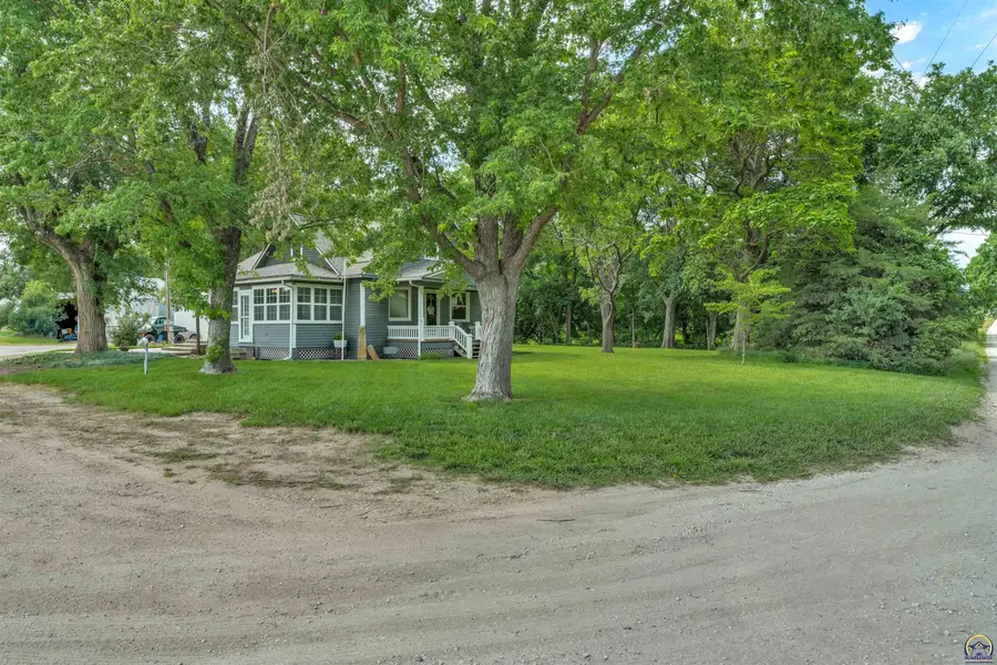 6521 NW Hall Rd, Rossville, KS 66533 - #3