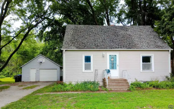 220 NE Lyman Rd, Topeka, KS 66608