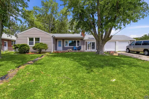 5700 SW 20th St, Topeka, KS 66604