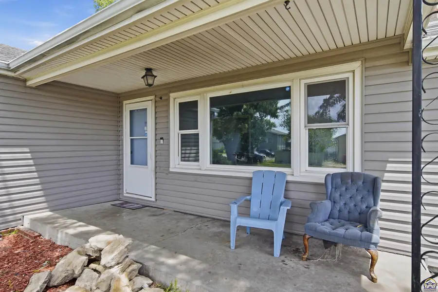 5700 SW 20th St, Topeka, KS 66604 - #2